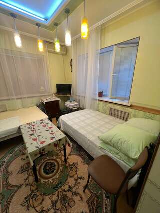 Гостевой дом Привал Кущевская Стандартный номер с двумя кроватями размера «queen-size»-1