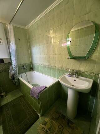 Гостевой дом Привал Кущевская Классический четырехместный номер-4