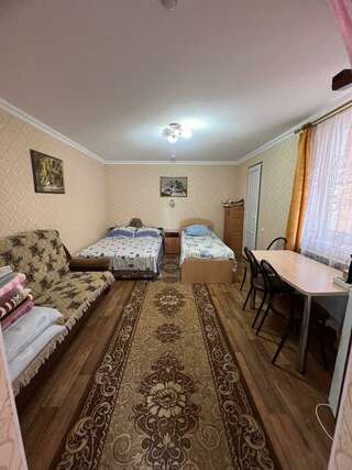 Гостевой дом Привал Кущевская Классический четырехместный номер-2