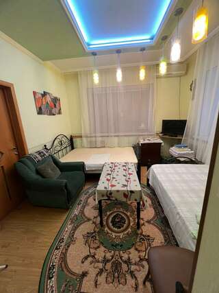 Гостевой дом Привал Кущевская Стандартный номер с двумя кроватями размера «queen-size»-3